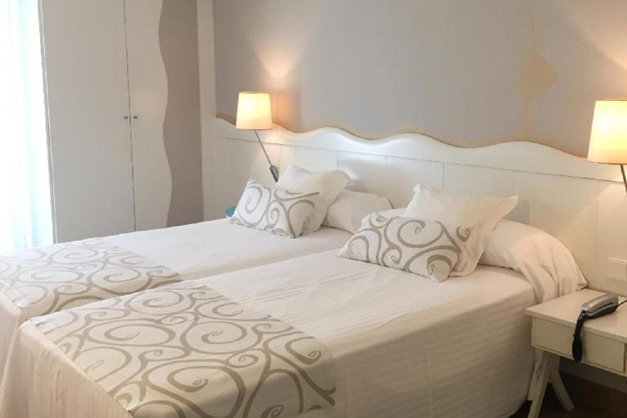 Hotel Meridional กัวร์ดามาร์ เดล เซกูรา ภายนอก รูปภาพ